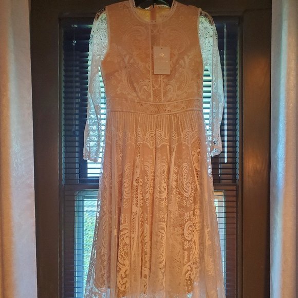 Wedding Dress - Picture 2 of 3